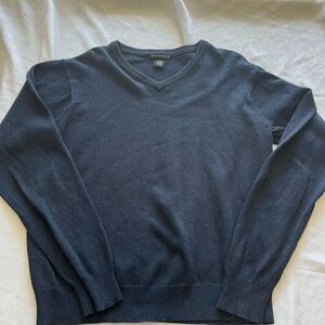 Consensus Navy blue V-Neck Sweater with Long Sleeves men’s size large